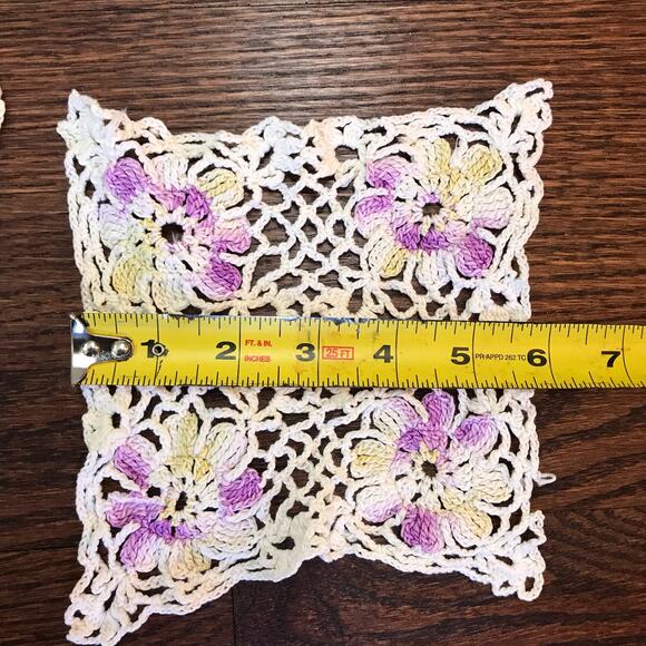 VTG Set Of 7 Crocheted White Purple Yellow Doilies Shabby Cottagecore Decor - Picture 8 of 9
